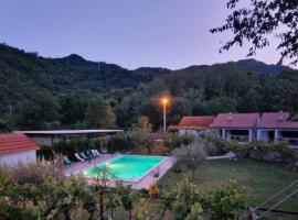 Rustic Village House 4, khách sạn ở Rijeka Crnojevića