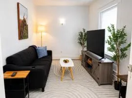 Spacious Modern 2BR Apartment Sleeps 6