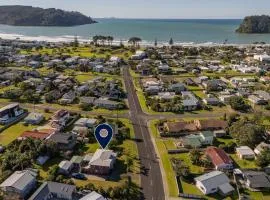 Williamson Getaway - Top Whangamata Location
