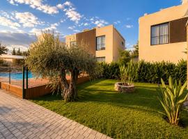 Vineyard Olive Inn -Pool & Wine Route Experience, hotel i Maipú