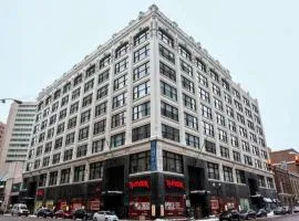 CozySuites The Block Skybridge Access