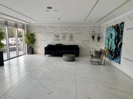 Mamad Deluxe & Terrace City Overview By Feelhome, hotell sihtkohas H̱olon