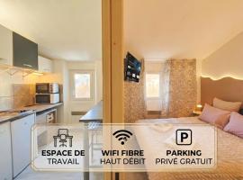 Auriol में, होटल Studio La Vague - Idéal Couple en Escapade Provence Hors Foules - Marché Samedi à Pied - Bois de la Lare 6km - CENTRE VILLE Auriol - Marseille 27km - Aubagne 11km - WIFI HD - Climatisation