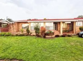Sydney's NA Guest House and Venue