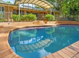 5 Bedroom Spacious Bayside Retreat