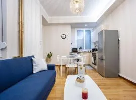 Nici - Quiet & Spacious 2BR Athens Apartment