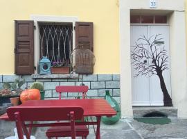 B&B Valle Spluga Il Pertugio, bed and breakfast a Chiavenna