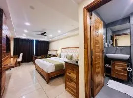 Stay With Woods Hills