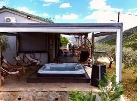 Elaia Rest House Retreat in nature
