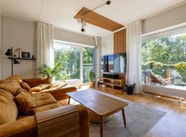 Modern and Peaceful Seafront apartment - Wifi, Free Parking, hotel en P&auml;rnu
