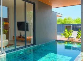 Luxury Seafront 3BR Pool Villa Duplex B11