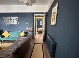 Apartment Sleeps 4 with Enclosed Garden
