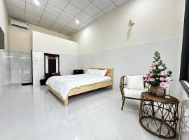 Mai Anh Đào Motel โรงแรมในRiong Serignac