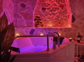Elysia Luxury Suite con Jacuzzi - Centro Brindisi