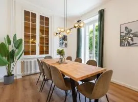 City Views & Spacious Living with Rooftop Terrace