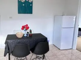 Neat and cozy stay close to Melbourne International Airport