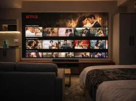 Private Cinema Apartment By Buddies Home