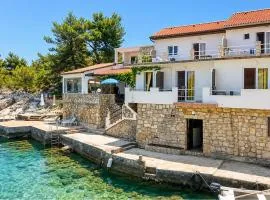Beach Front Home In Zastrazisce