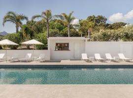 Grand Hotel Du Golfe - Spa & Restaurant, hotel v destinaci Collioure