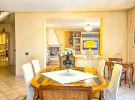 Villa Smeralda - 3 bedroom and Jacuzzi