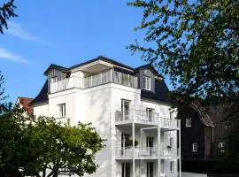 Neu! Modernes Apartment mit großem Balkon I Küche I Netflix I Parkplatz I Ruhig und Zentral am Kurpark gelegen