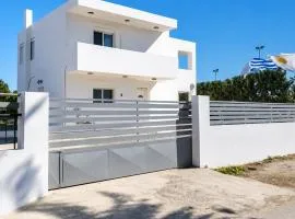 Gennadi Villa Mare 300m from the Beach