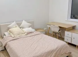 Comfortable 1BR Retreat, Private Entry