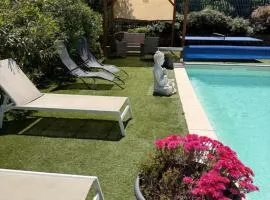 Gite climatisé avec piscine privée sur les hauteurs de Bollene