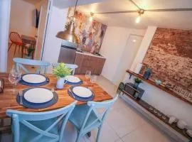 1.8 • 1st Floor • 2BR • Parking • 480SF • Urban