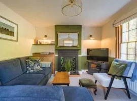 Pebble Beach Cottage by Keepers Cottages