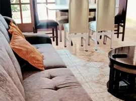 Apartamento Amoblado con Estacionamiento primer piso