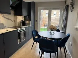 Stunning 4-Bedroom Home Sleeps 6