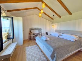 Cozy cottage with seaview and parking ideal for small family, khách sạn ở Brzac