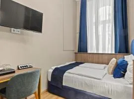 Odeon near Nestroyplatz with Self Check-in & Private External Bathroom