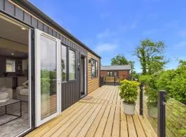 Puffin Lodge - 2 Bedroom Lodge - Wisemans Bridge