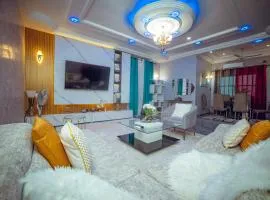 Luxe Aura 2BR Apartment, Private & Spacious