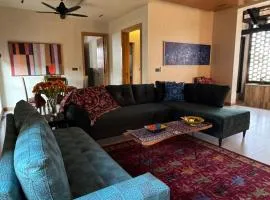 Luxury Sunlit Villa 2BR in TopCity For Families, Friends