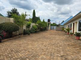 Kilimanjaro Magic MJ Branch, hotell i Old Moshi