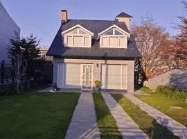 Casa moderna para 6 personas - Jacuzzi, Cochera y vista al Beagle