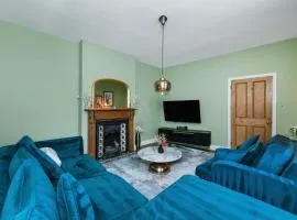 Convenient 3-Bed Near Bingham Station & Town Centre