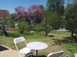 Gite Le Berry, Riverside property in Belabre