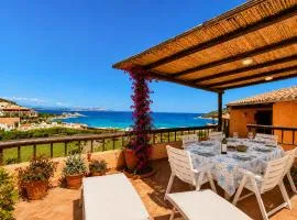 Sea View Three-Bedroom House 50m from the Beach