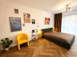 MetalArt Apartment with Parking KVETNICA