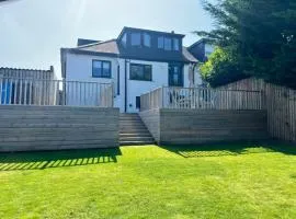 Luxury 3 Bed House in Giffnock. Big Garden Drive - Pass the Keys
