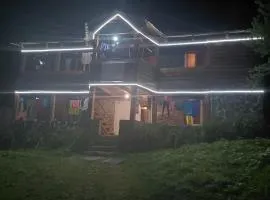 Bezengi guesthouse and Cafe Kala