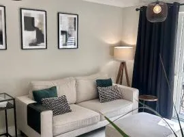 Brand New 2 Bed House - Sleeps 4 - Free Parking - Near HS2 & Drayton Manor