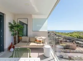 Sea view, Heated Pool, Garage, AC, Playground