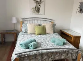16 Bentley Road - Uttoxeter, Comfortable accommodations, X2 double rooms
