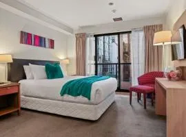 Cosy Cityview Modern Studio | Pool - Gym - Aircon