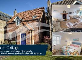 Wren Cottage - Part of the The Bay Filey Holiday Village with pool, gym and direct beach access, pub, restaurant, tennis and meadows walks, Hotel in Reighton